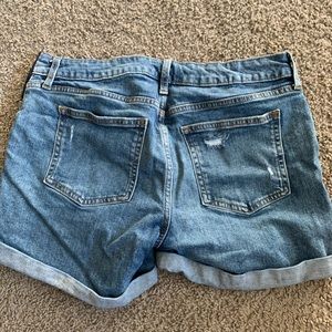 Gap maternity shorts size 8R/29